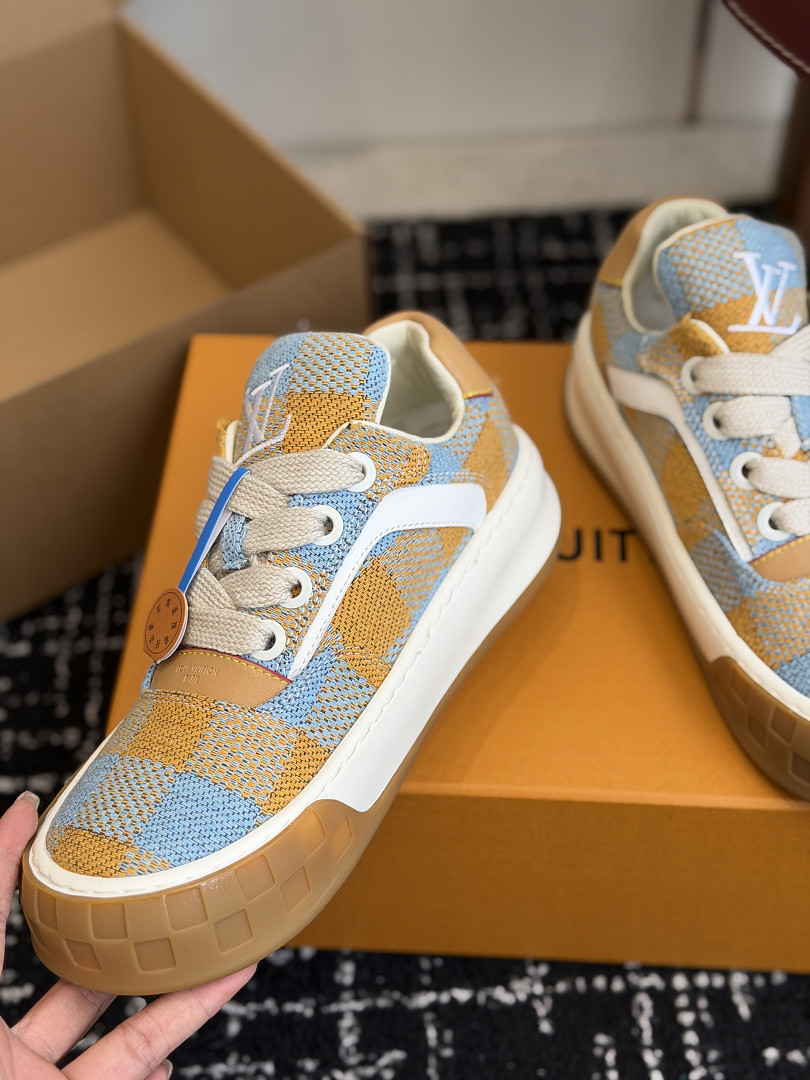 L*V TILTED Sneaker