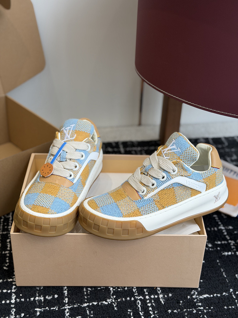 L*V TILTED Sneaker