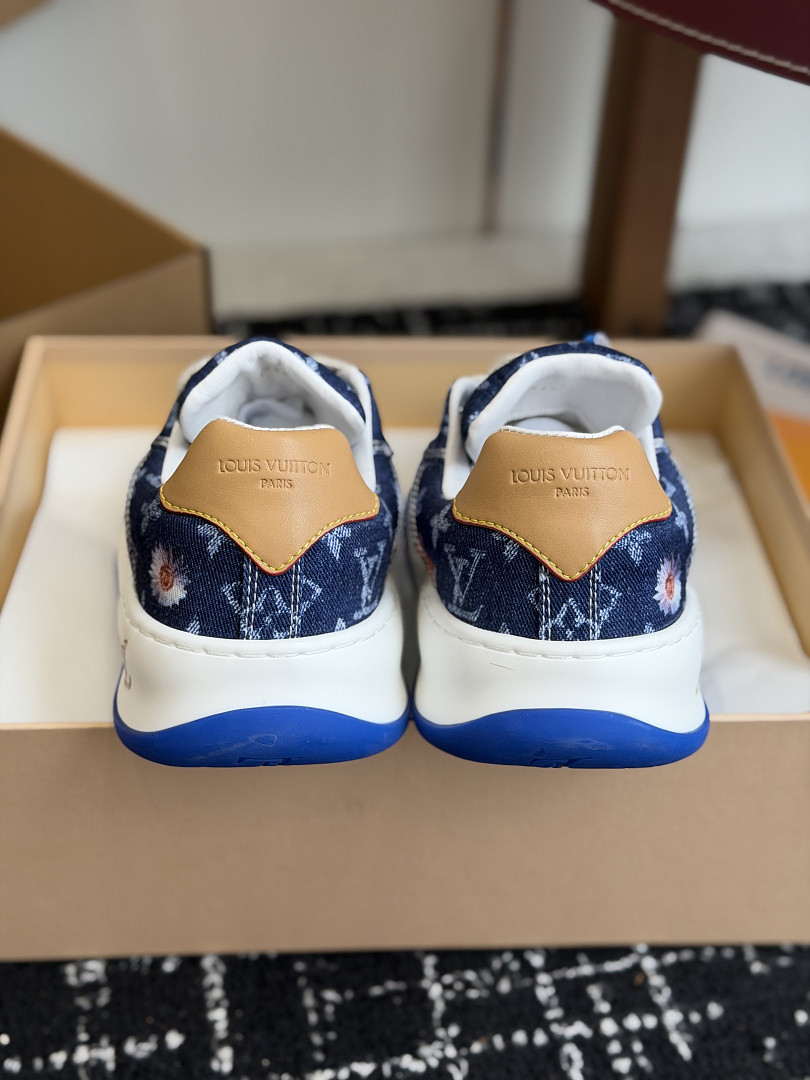 L*V TILTED Sneaker