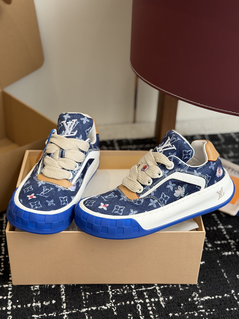 L*V TILTED Sneaker