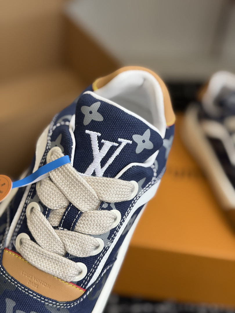 L*V TILTED Sneaker