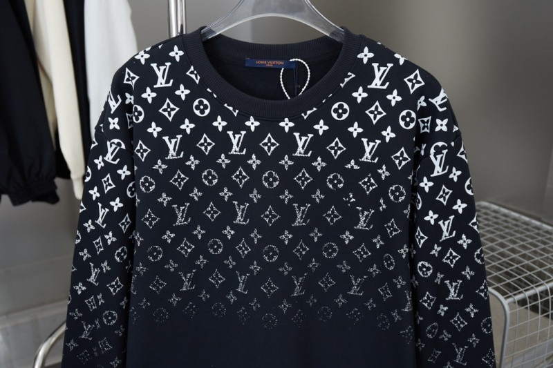 L*V HOODIE