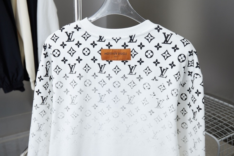 L*V HOODIE