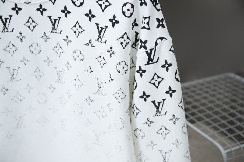 L*V HOODIE
