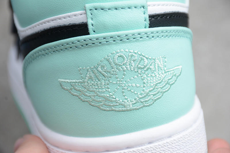 Air Jordan 1 Retro Low 