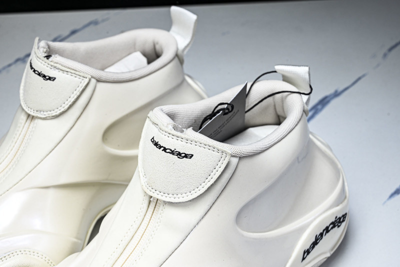 BLCG SNEAKER WBKBM9000