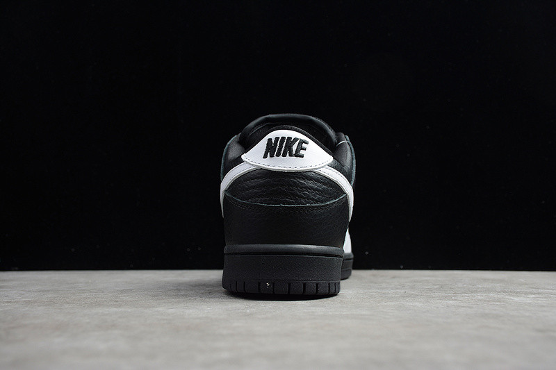 SB Dunk Low 