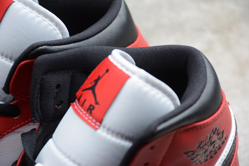 Air Jordan 1 Mid 