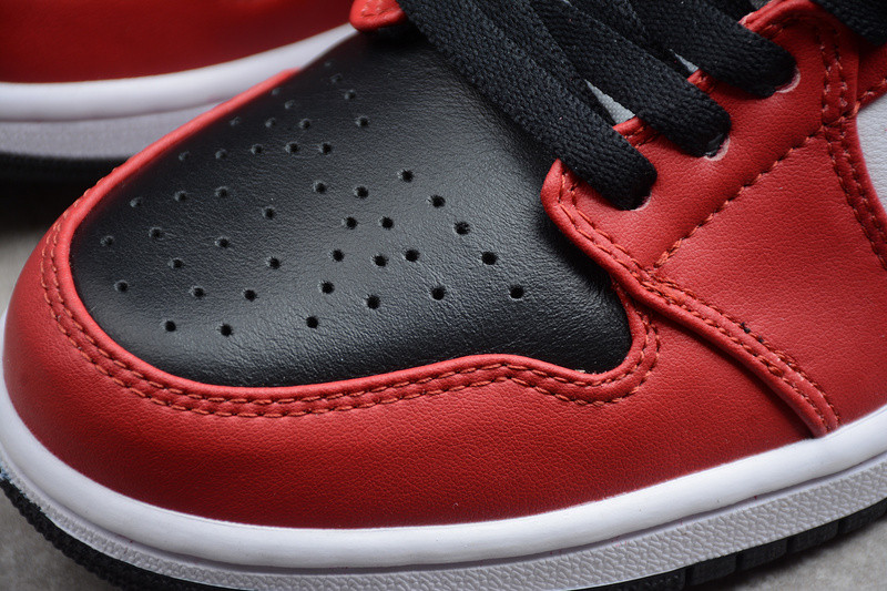 Air Jordan 1 Mid 
