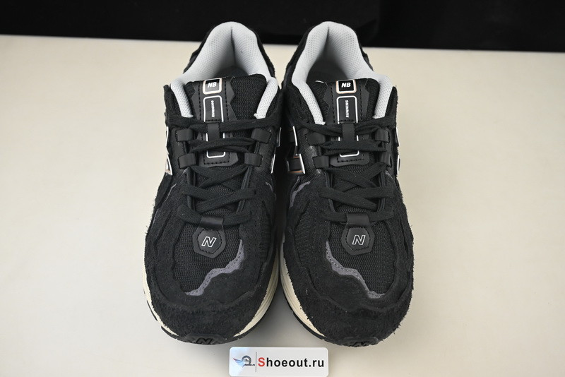 NEW Balan* Sneakers