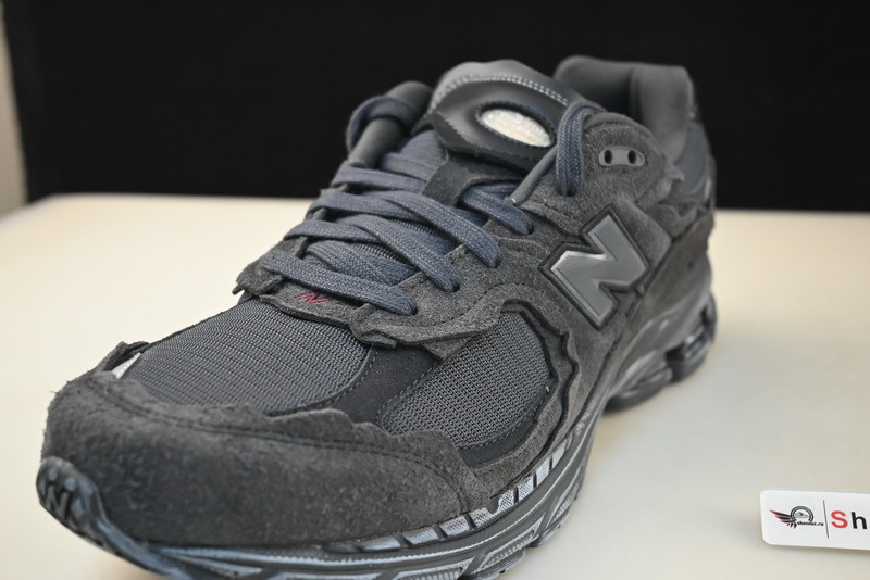 NEW Balan* Sneakers
