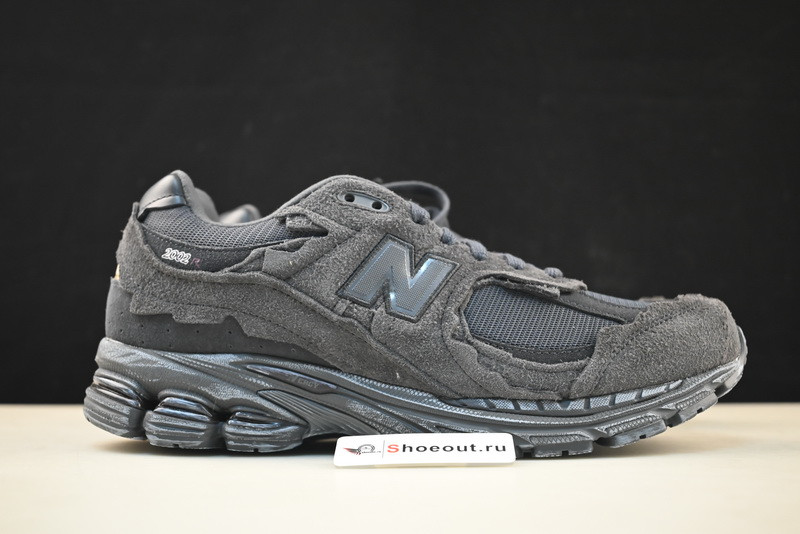 NEW Balan* Sneakers