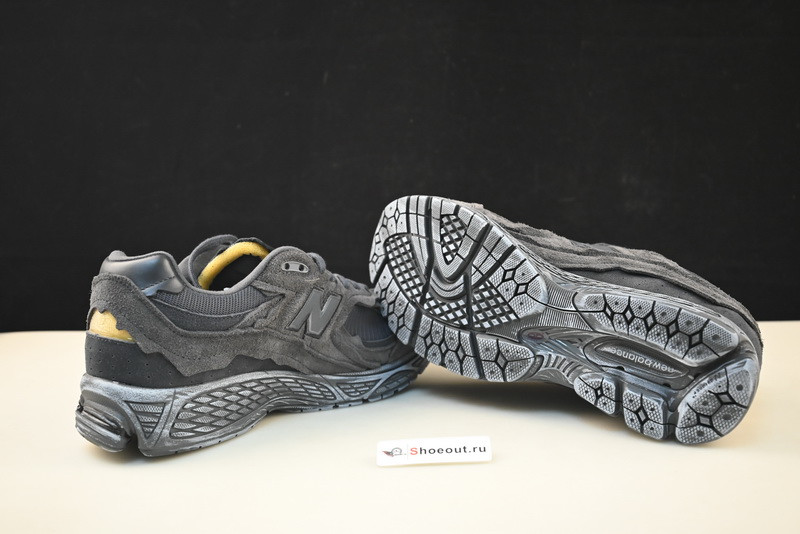 NEW Balan* Sneakers