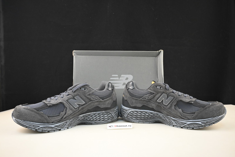 NEW Balan* Sneakers