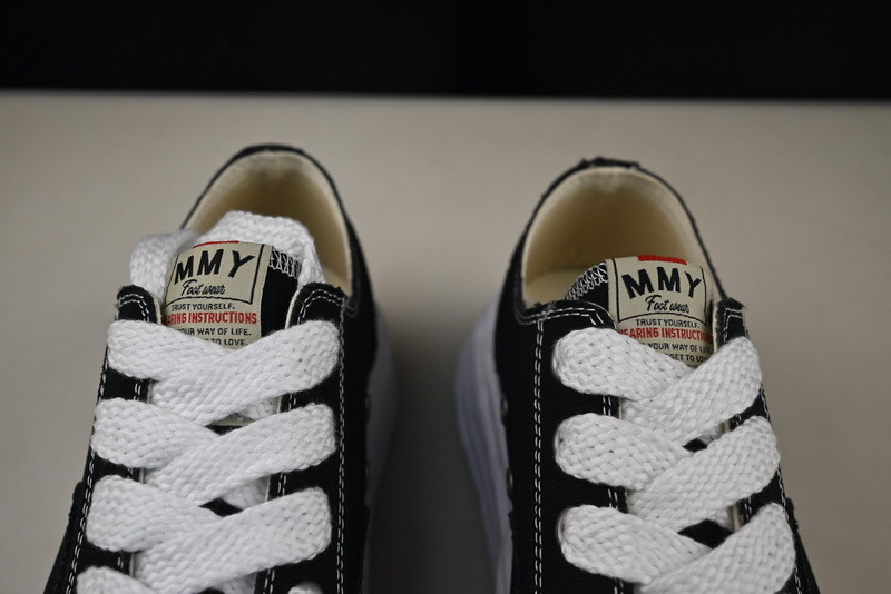 Maison Mihara Sneakers