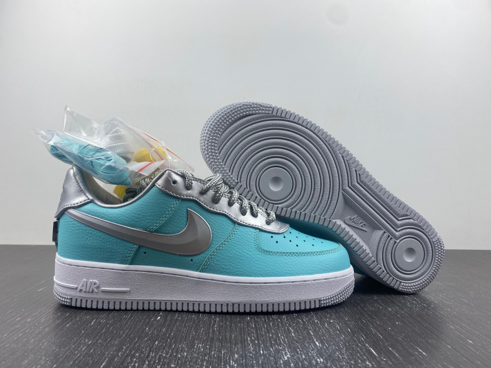 T*f*ny & co. x nike air force 1 low dz1382-003