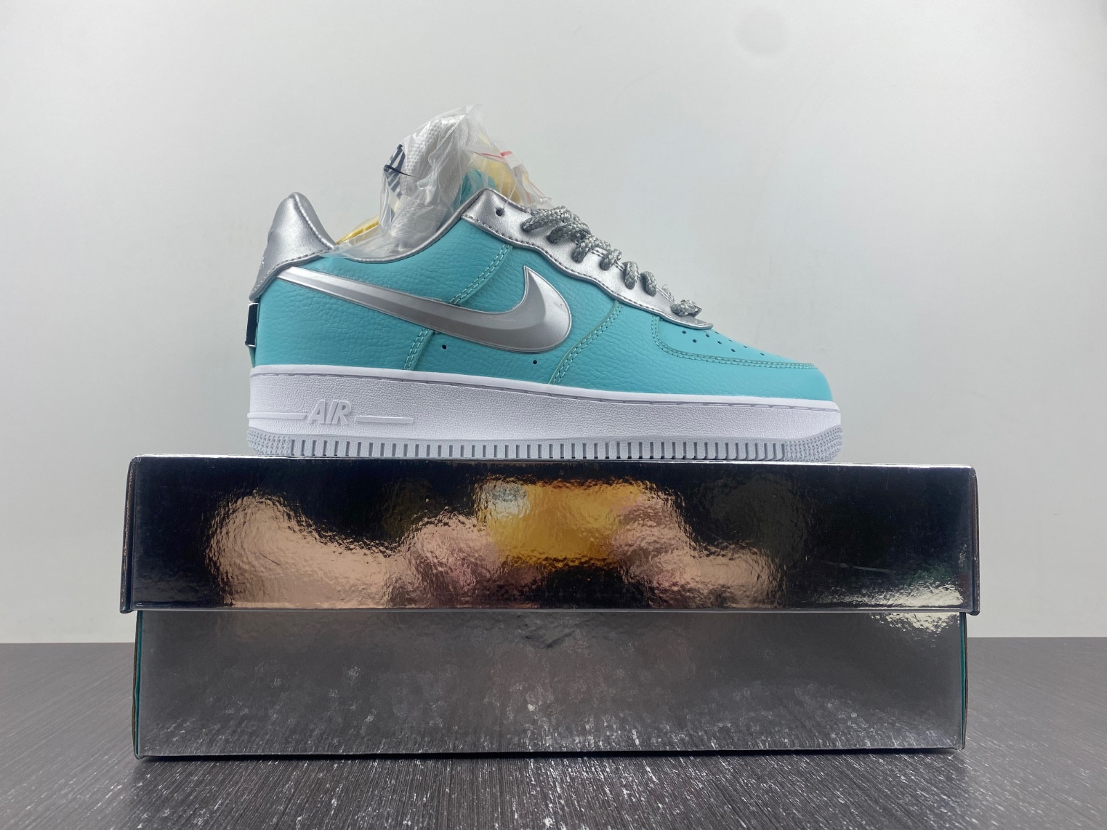 T*f*ny & co. x nike air force 1 low dz1382-003