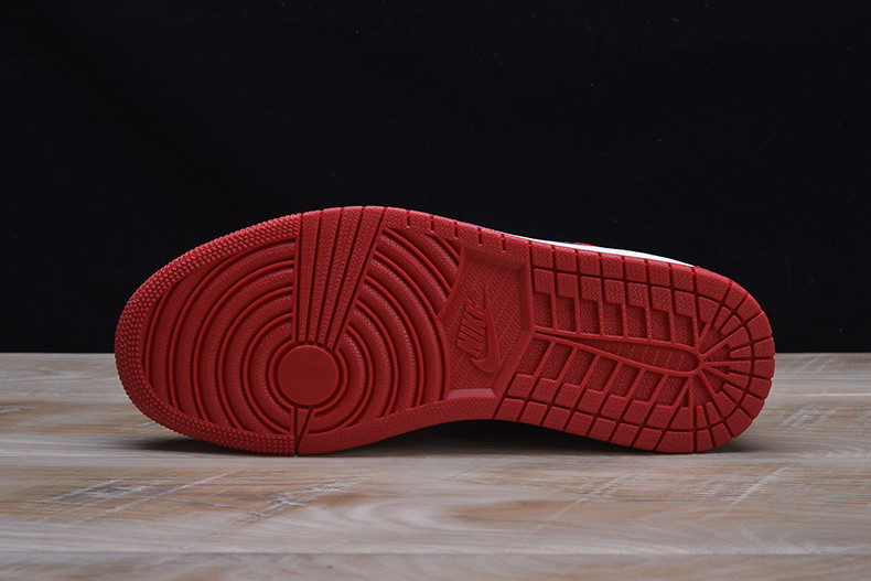 Air Jordan 1 Retro OG High Homage To Home 861428-061