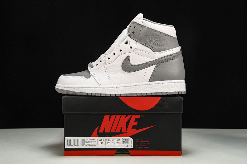 Air Jordan 1 High OG “Stealth” 555088-037