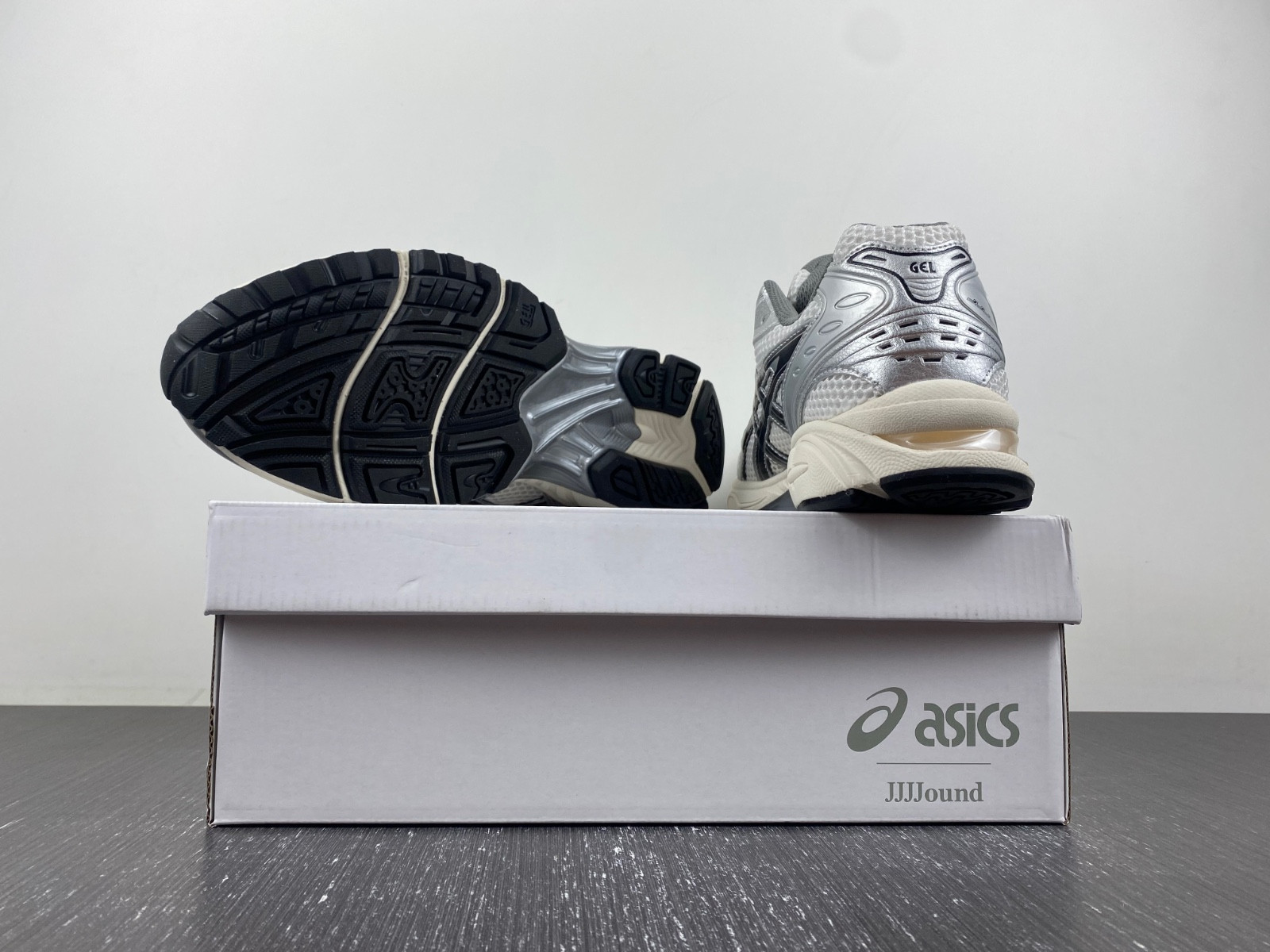As*ic*s gel-kayano 14  1201a457-101