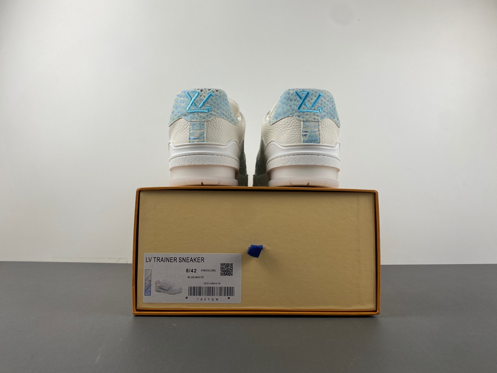 As*ic*s sneaker