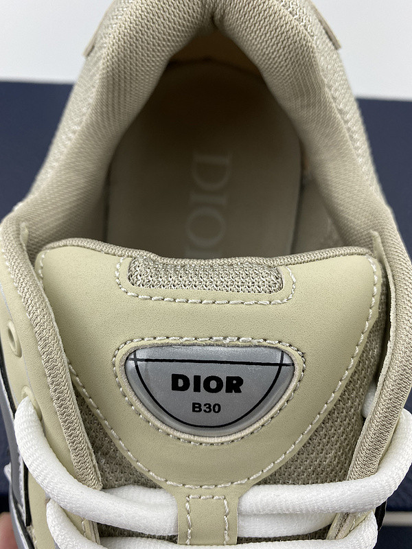 DR B30 Sneaker
