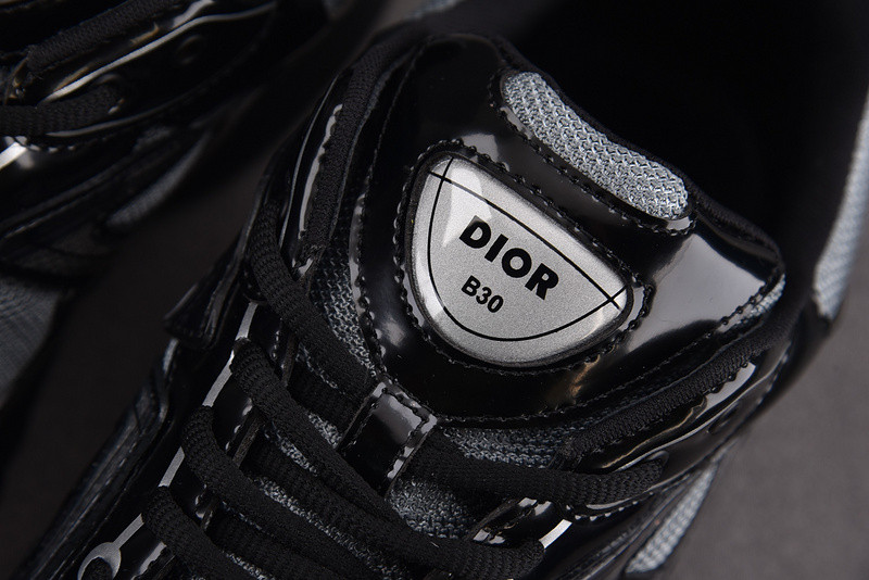 DR B30 Sneaker