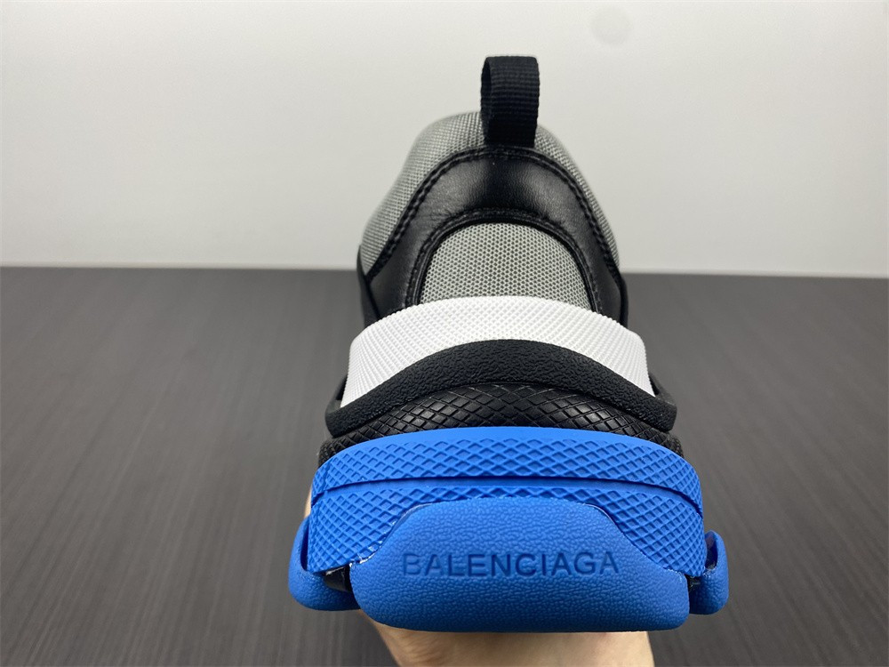 BLCG Triple S 536737-W2CA1-4124