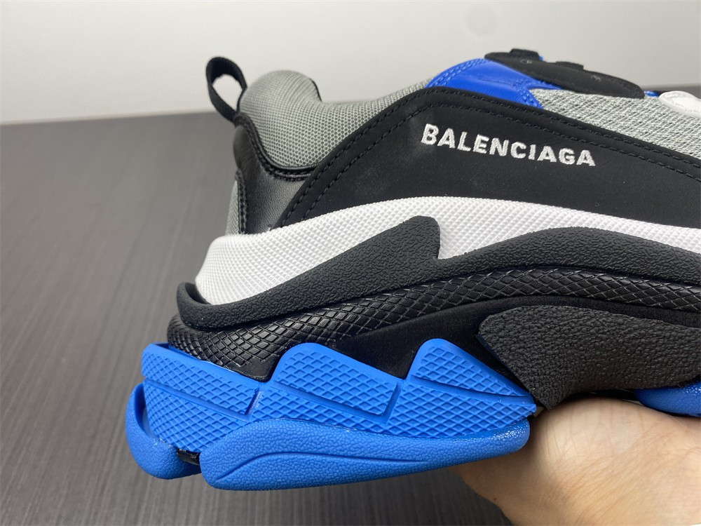BLCG Triple S 536737-W2CA1-4124