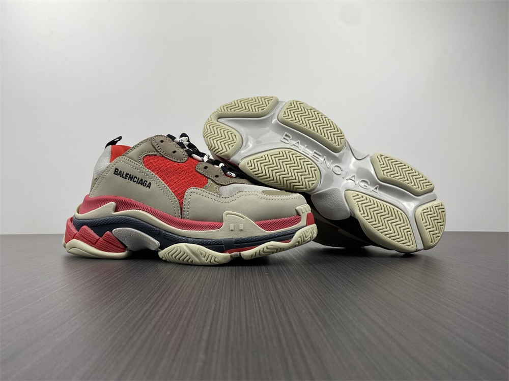 BLCG Triple S 524039-w06f1-9000
