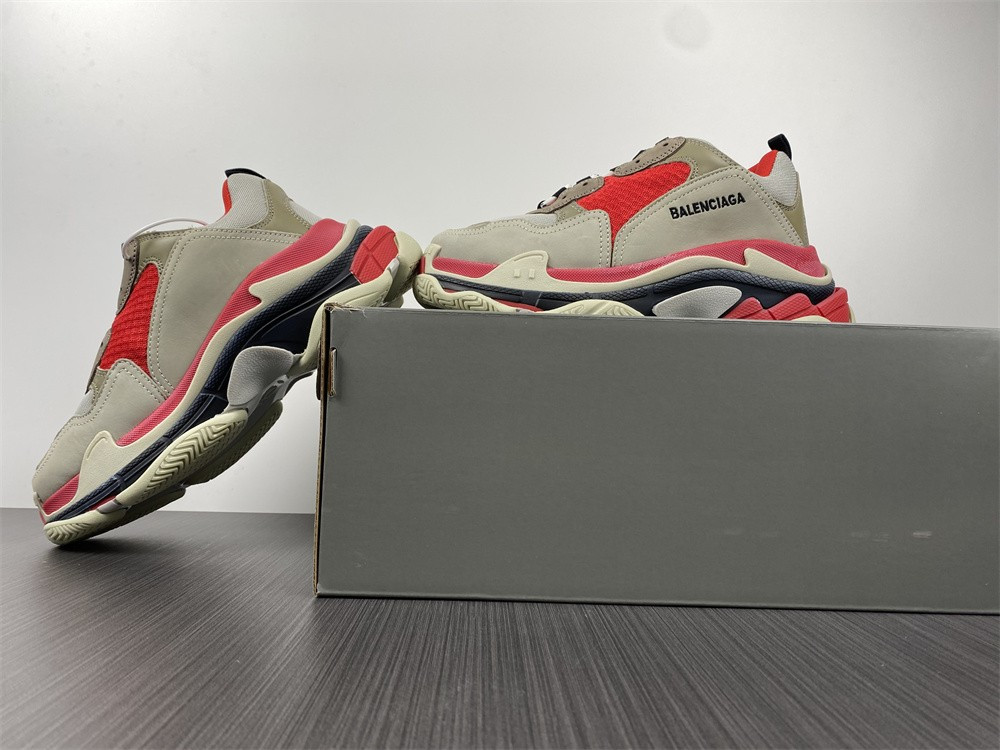 BLCG Triple S 524039-w06f1-9000