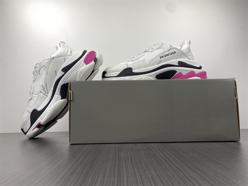 BLCG Triple S 524039-W2FA4-9155