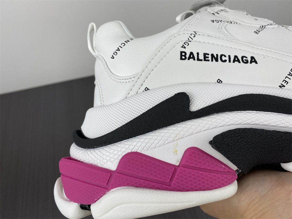 BLCG Triple S 524039-W2FA4-9155