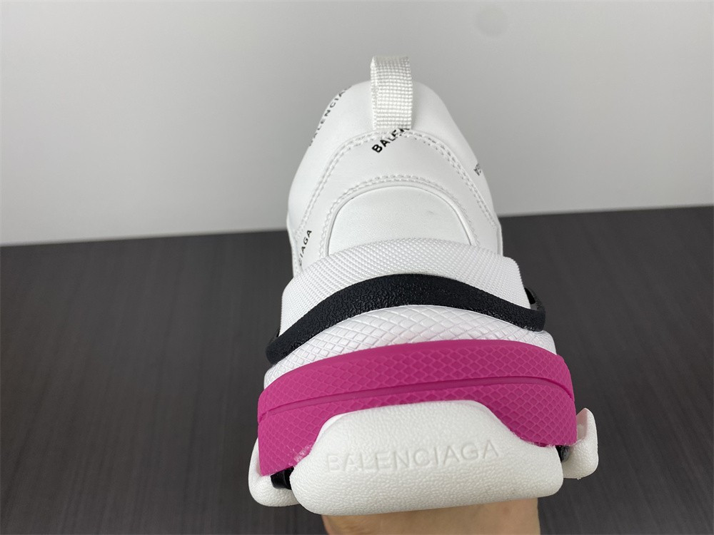 BLCG Triple S 524039-W2FA4-9155