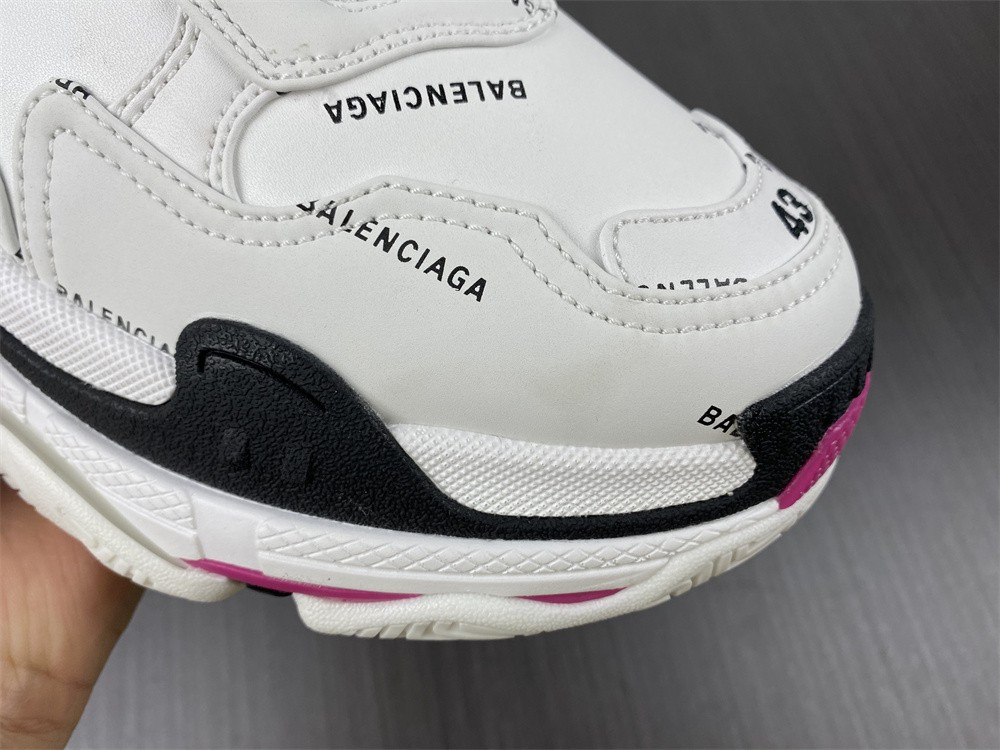 BLCG Triple S 524039-W2FA4-9155