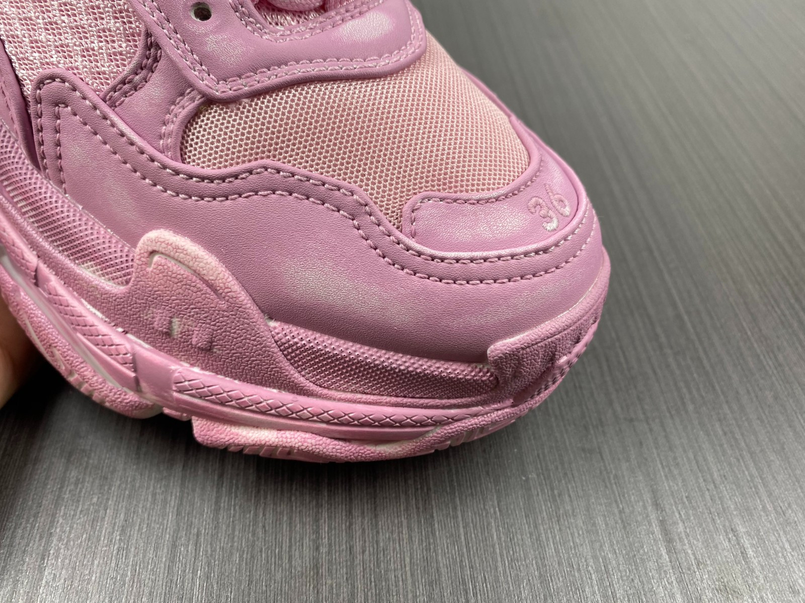 BLCG Triple S 524039-W3CN3-5000