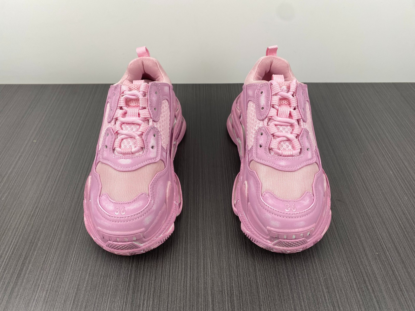 BLCG Triple S 524039-W3CN3-5000
