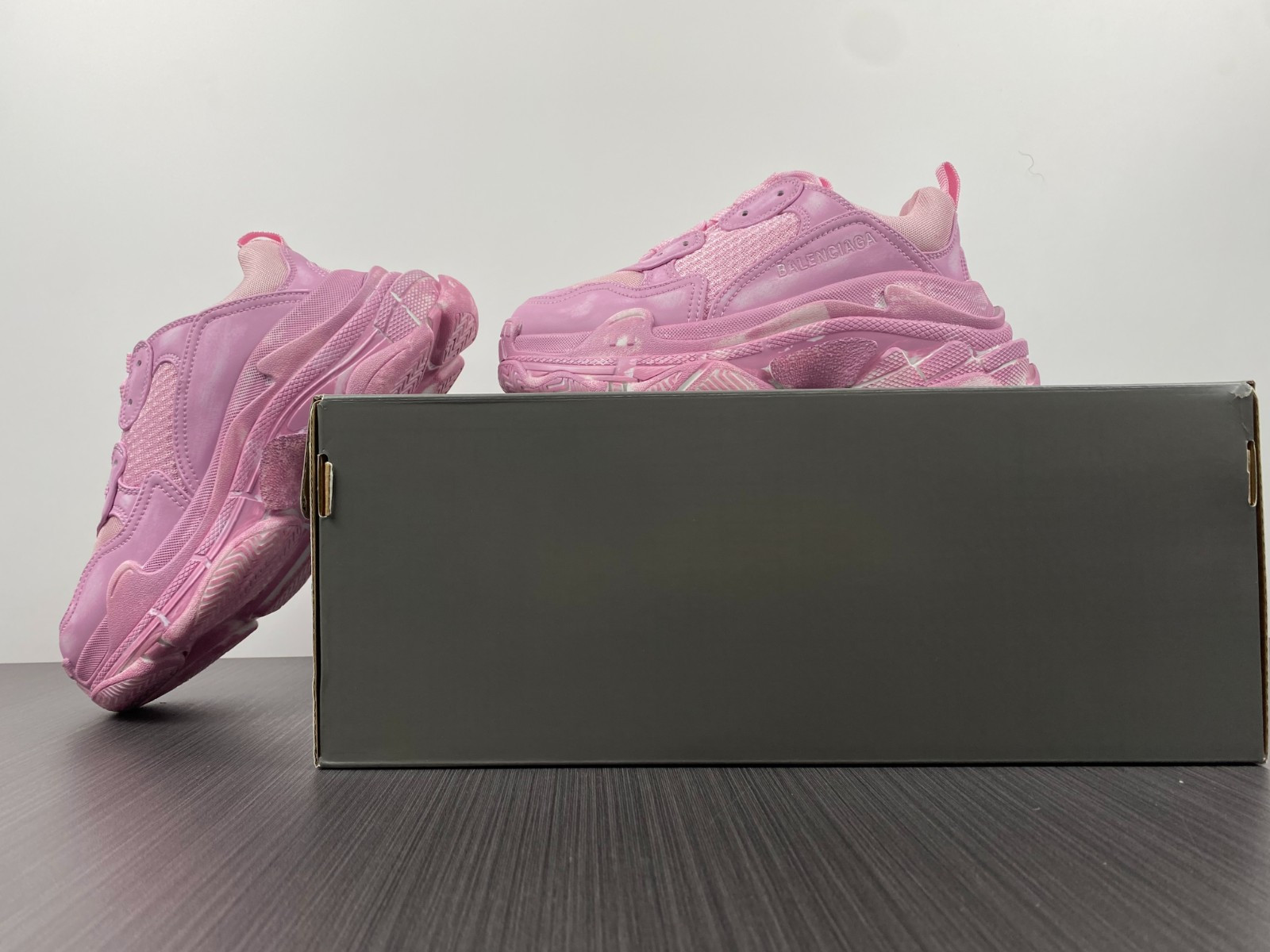 BLCG Triple S 524039-W3CN3-5000