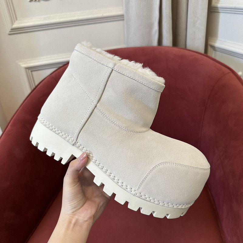Ba*len*cia*ga boots
