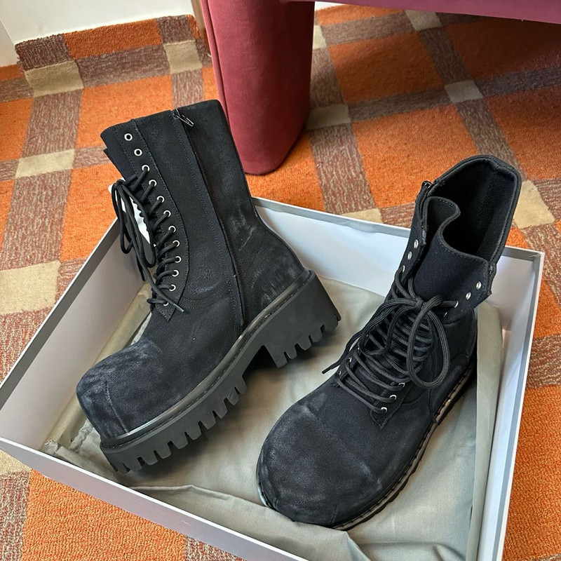 Ba*len*cia*ga boots