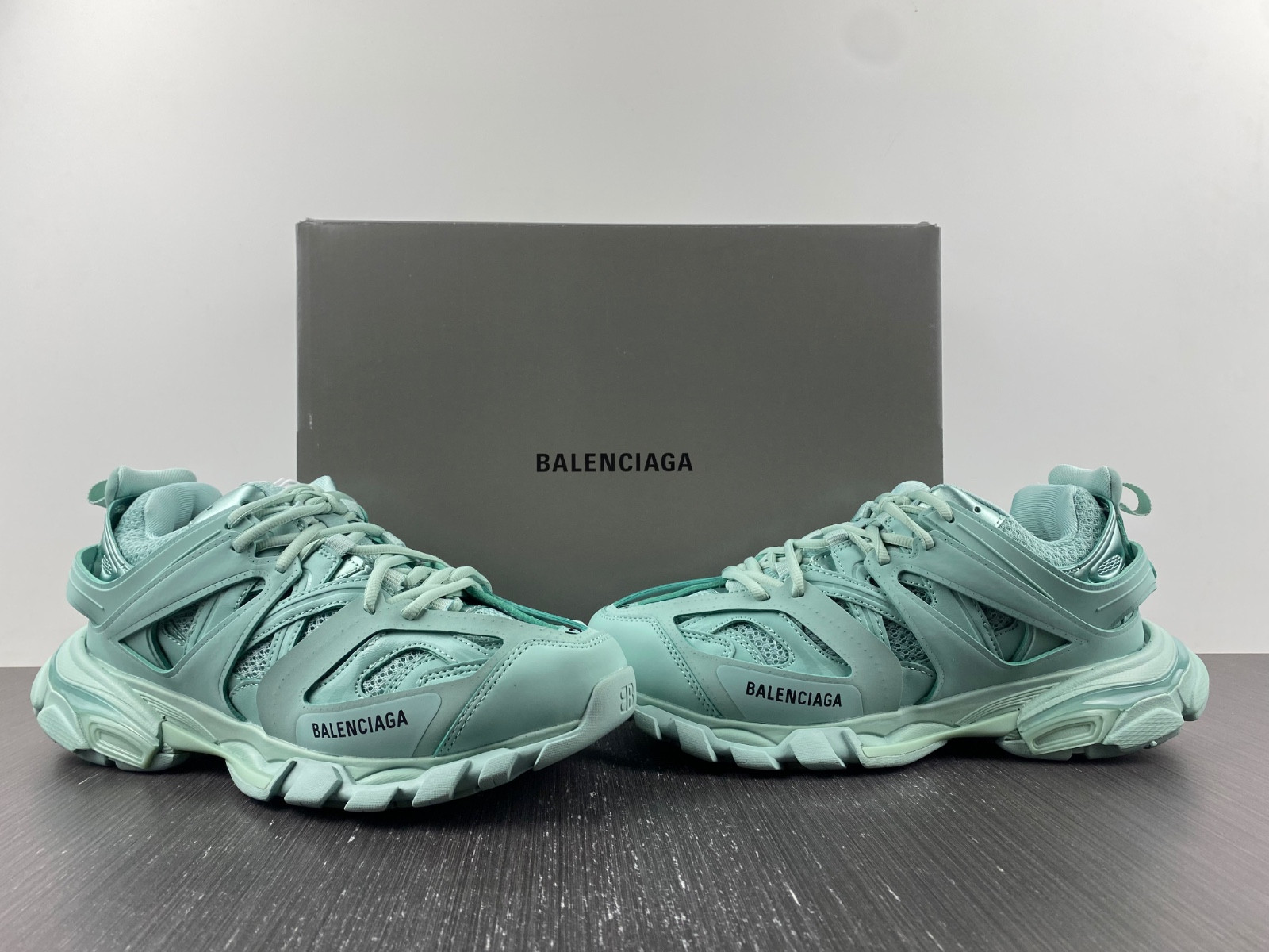 Ba*len*cia*ga track  542023 w2la2 4010