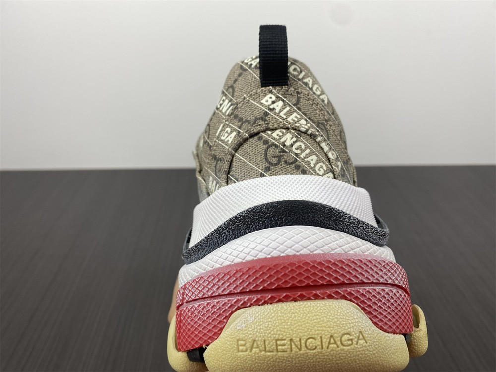 Ba*len*cia*ga 1.0 677192 ulz10 9795