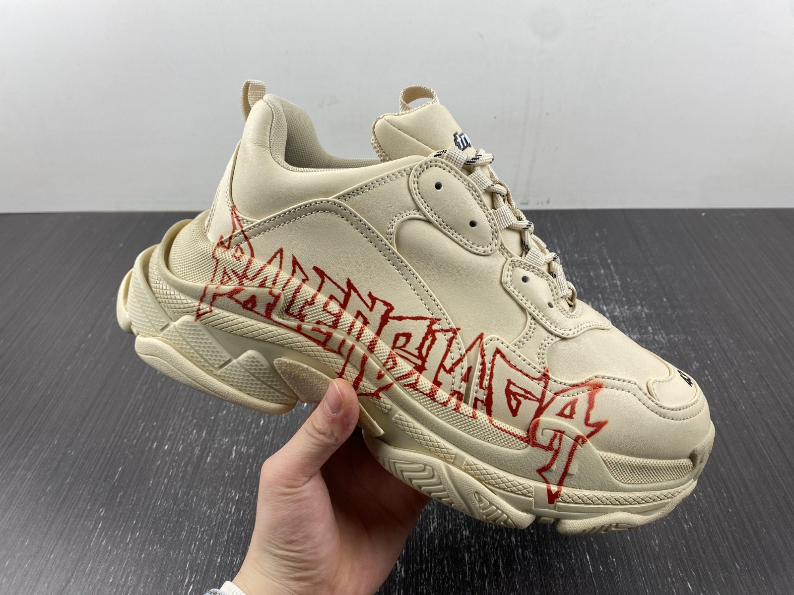 Ba*len*cia*ga triple s
