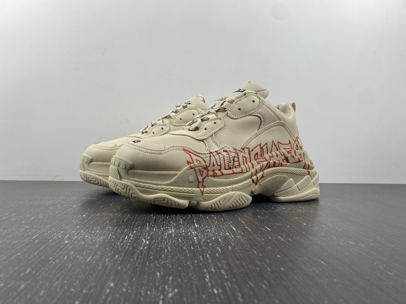 Ba*len*cia*ga triple s