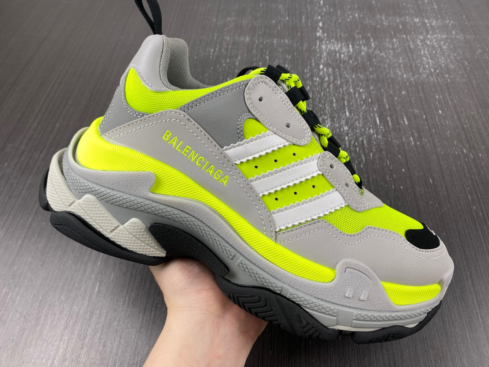 Ba*len*cia*ga triple s  712821 w2zb5 7512