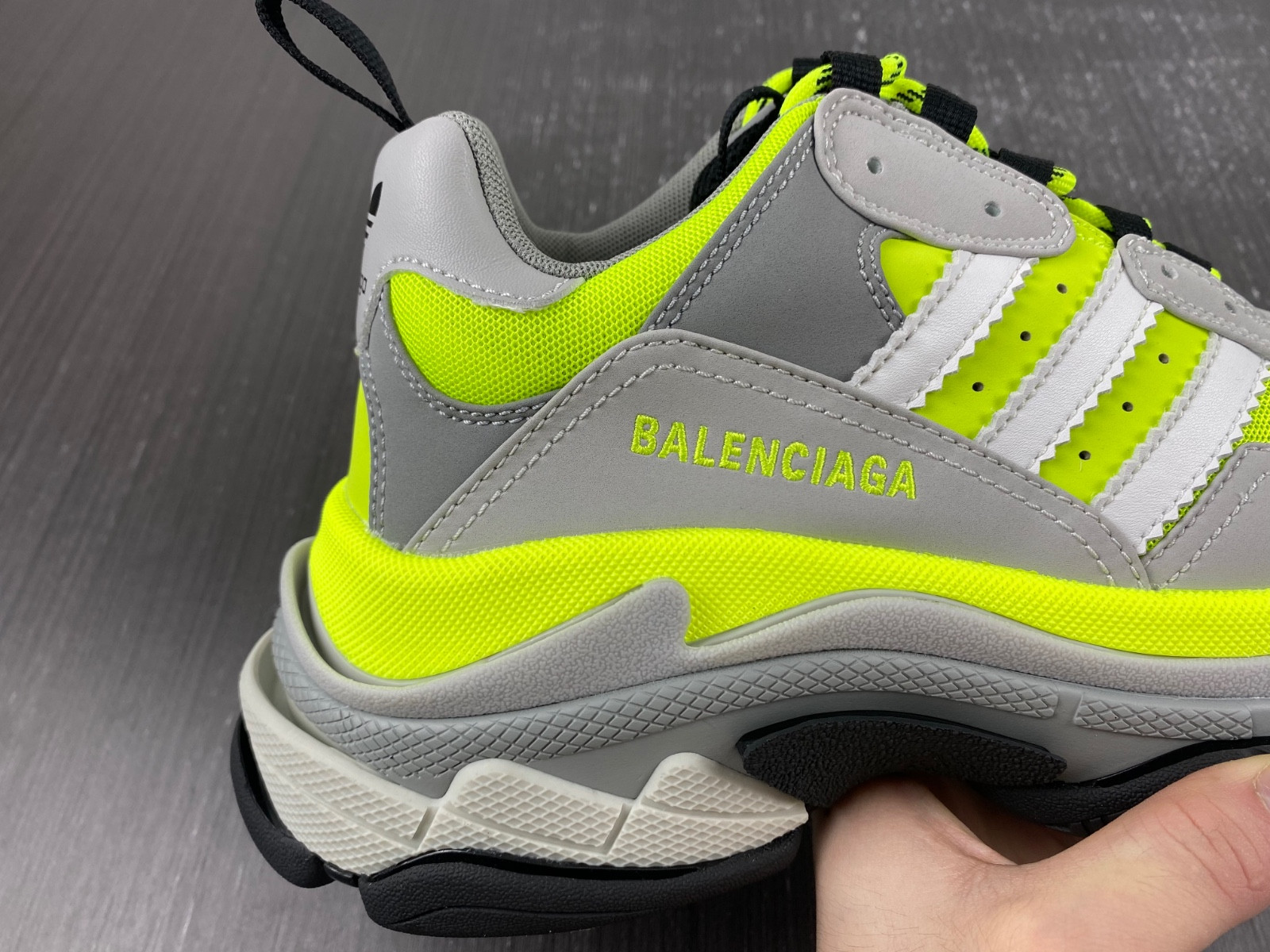 Ba*len*cia*ga triple s  712821 w2zb5 7512