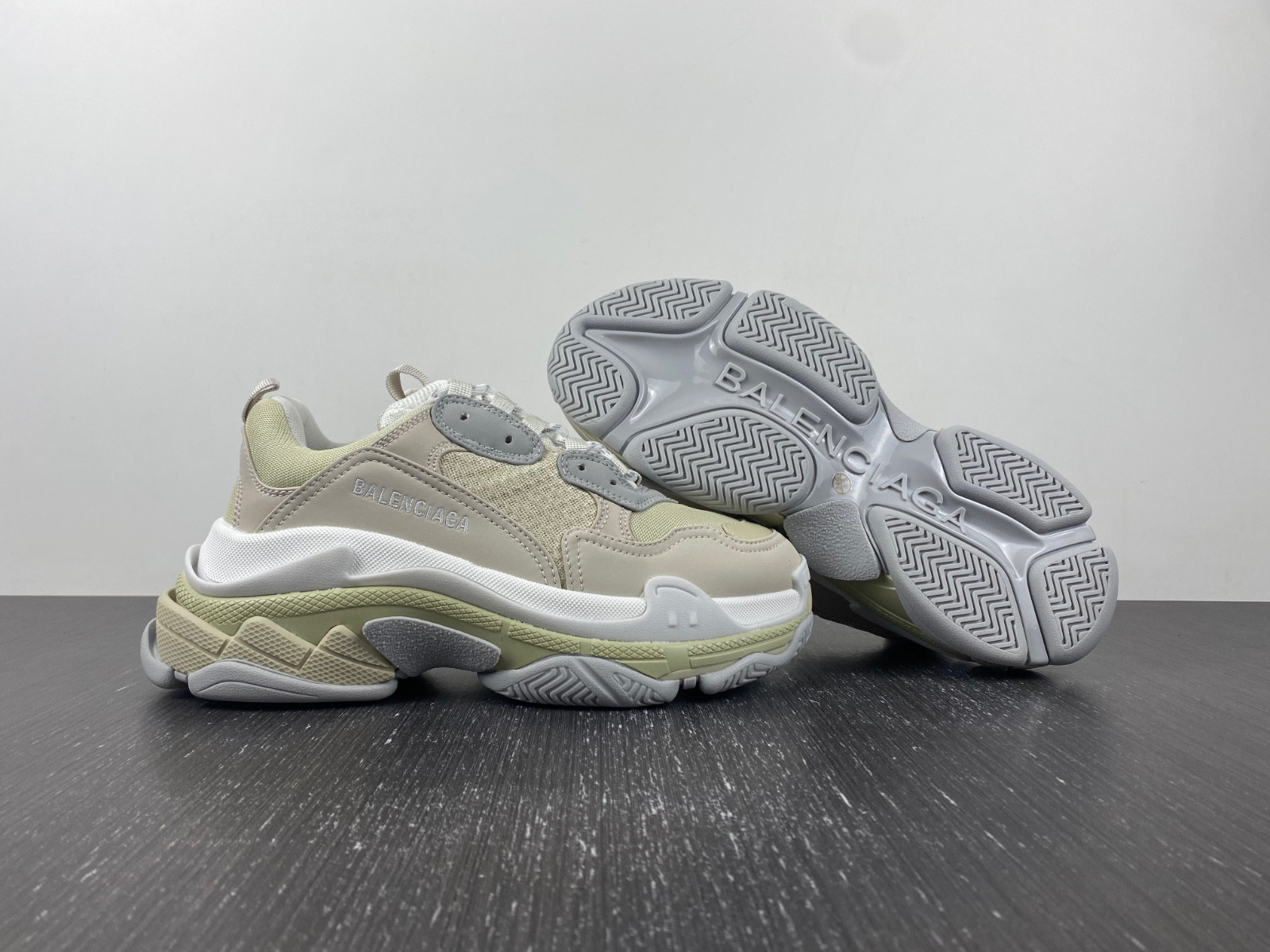 Ba*len*cia*ga triple s 524039 w2fw4 9790