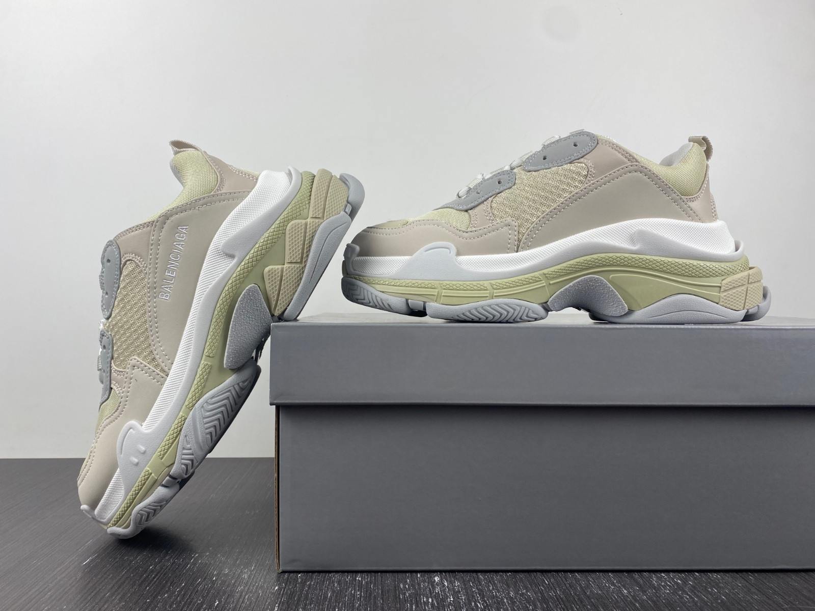 Ba*len*cia*ga triple s 524039 w2fw4 9790