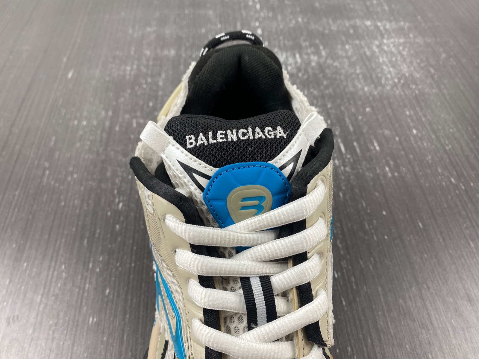 Ba*len*cia*ga runner 677403 w2rb6 2028
