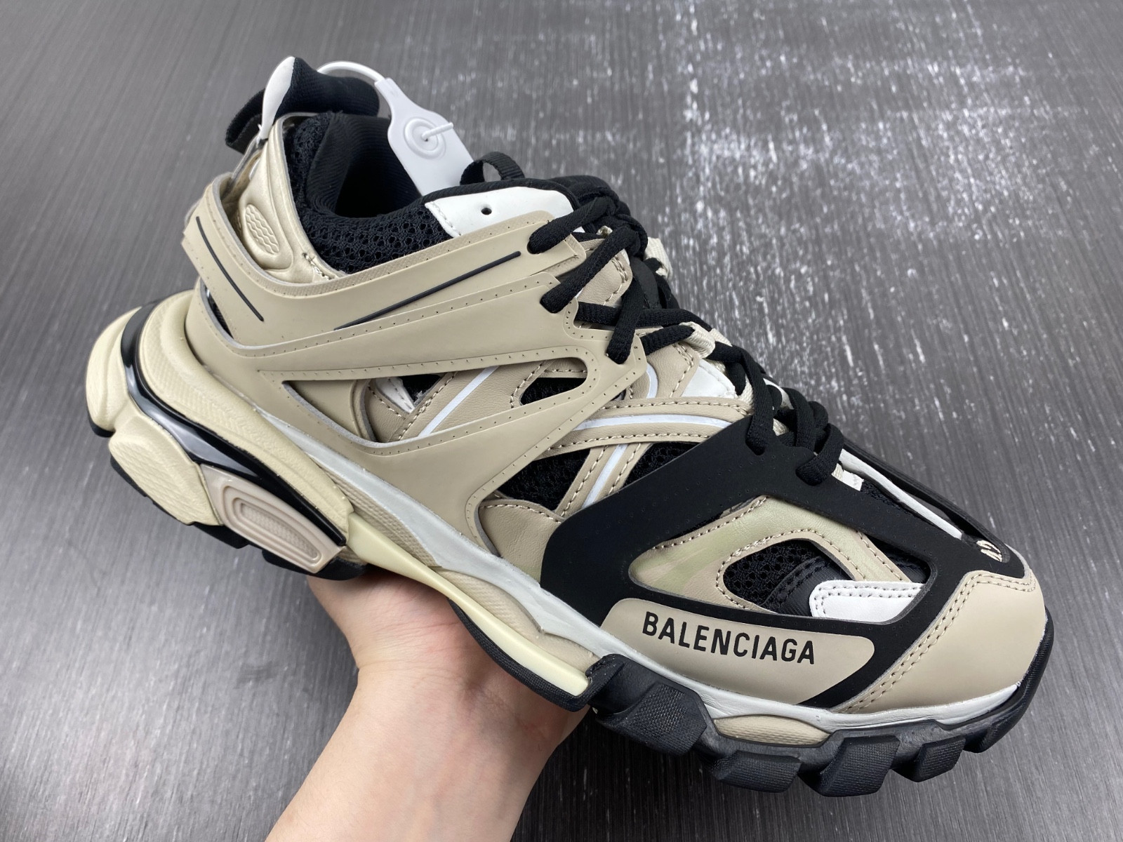 Ba*len*cia*ga track 542023 w3ac4 8071